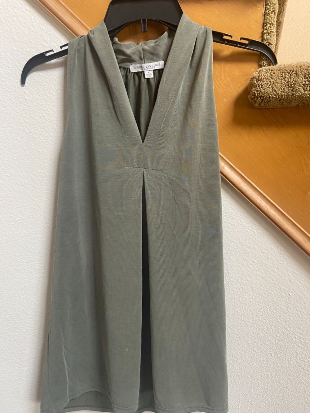 Green Envelope v-neck sleeveless blouse olive green sz S like new
